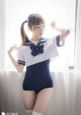 欧美女性感吊带睡衣_剧情片免费观看最新
