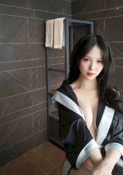 欧美简约化妆包_720免费观看超清